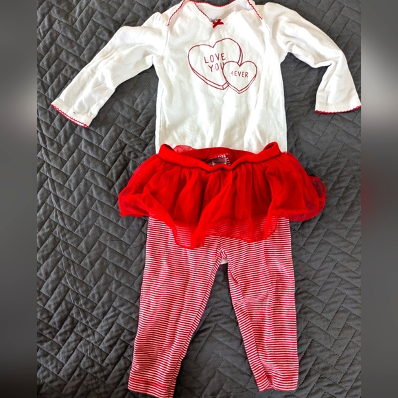 3/$20 Carter's Valentine's tutu outfit 9m - Picture 1 of 5